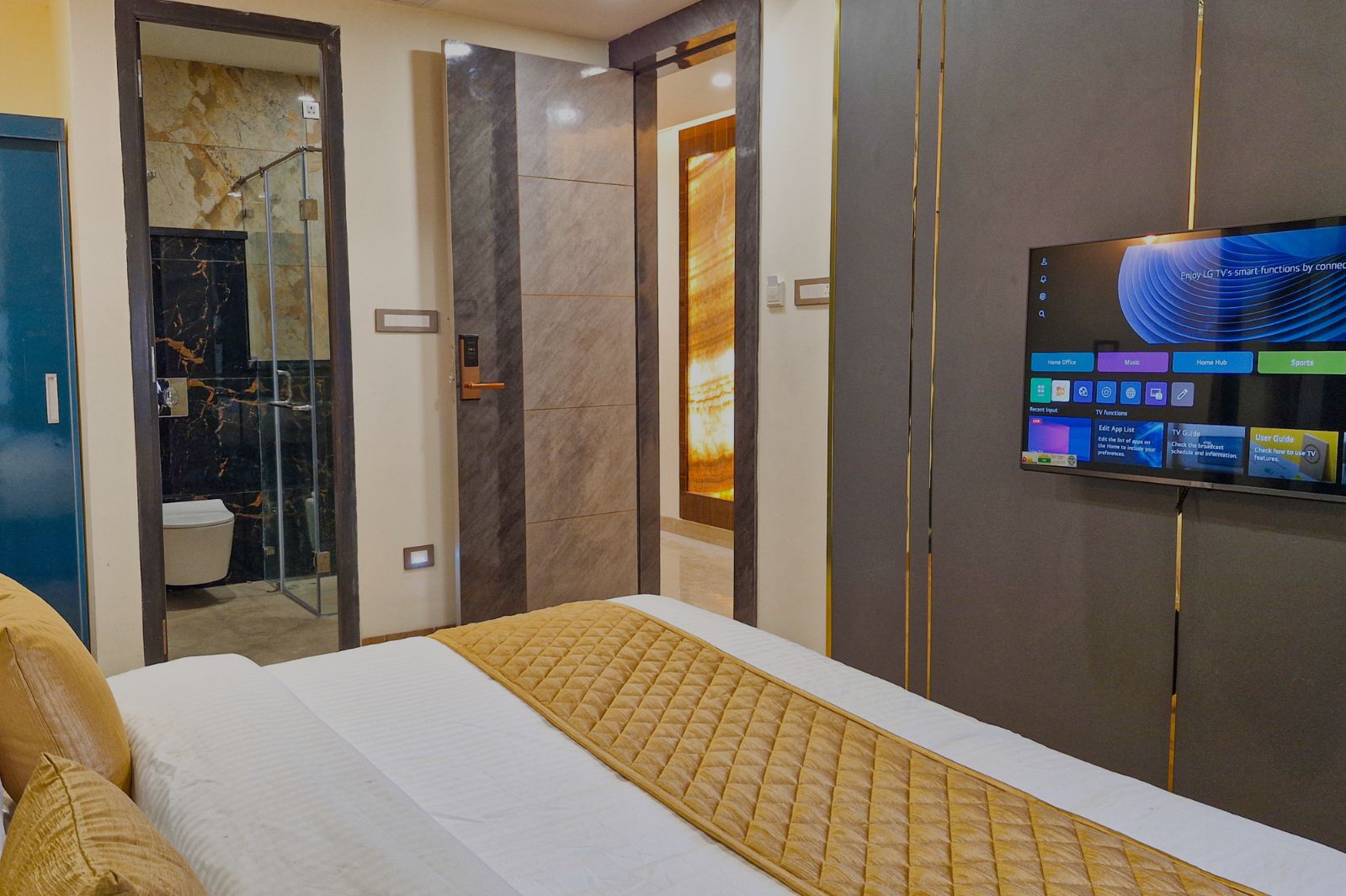 Le Majestic Business Class Hotel : Call 9443852550